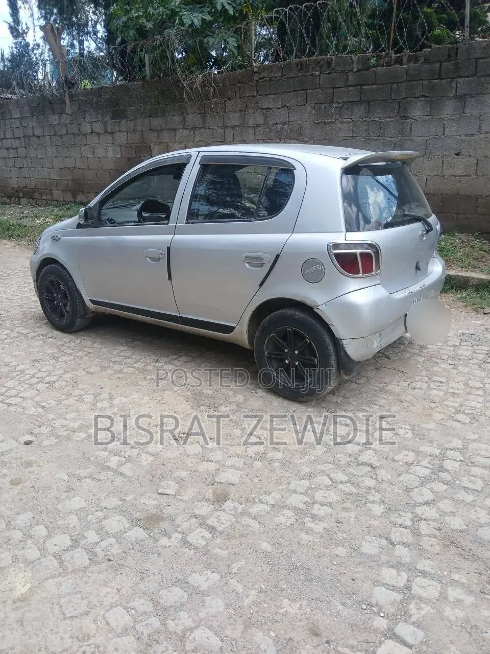 Toyota Vitz 2001 Silver