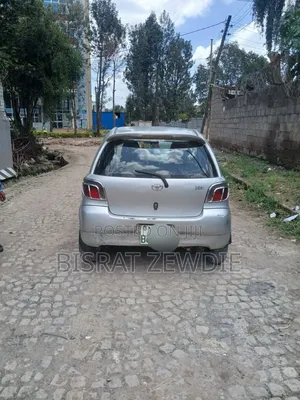 Toyota Vitz 2001 Silver