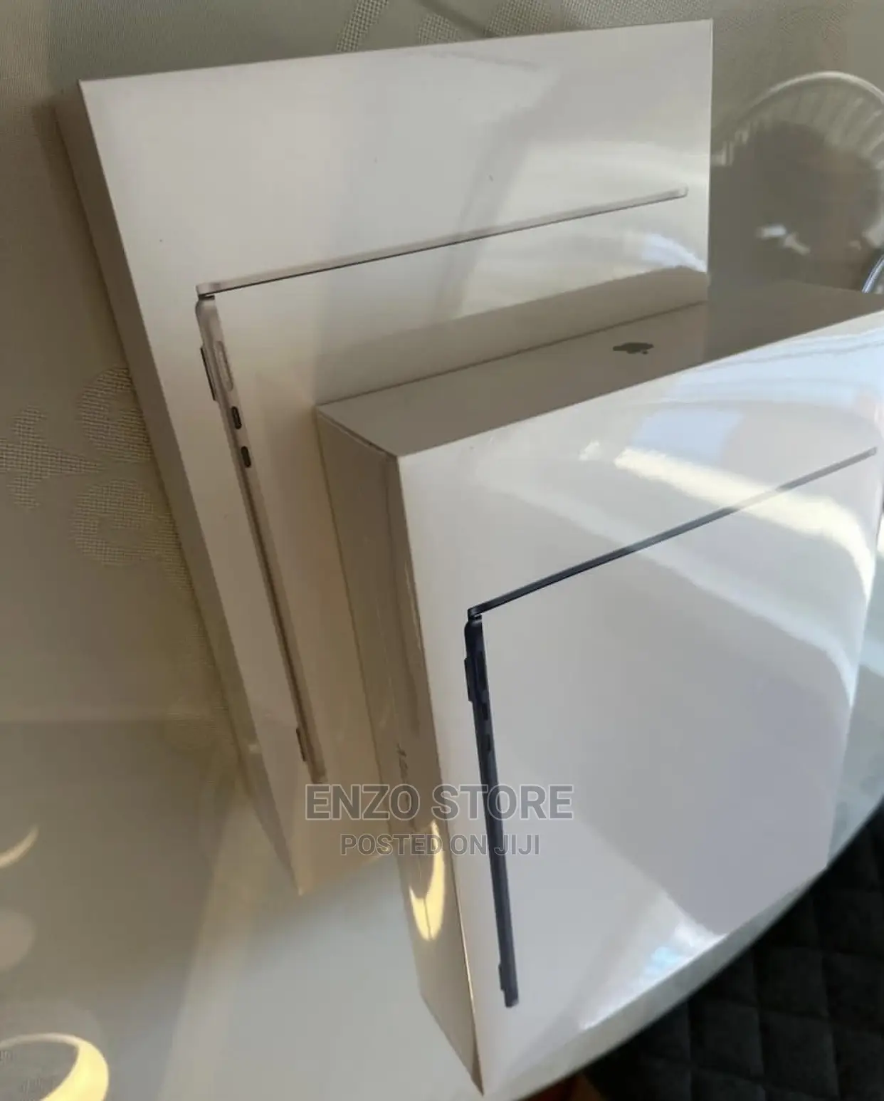 New Laptop Apple MacBook Air 2022 M2 8GB Apple M2 SSD 256GB