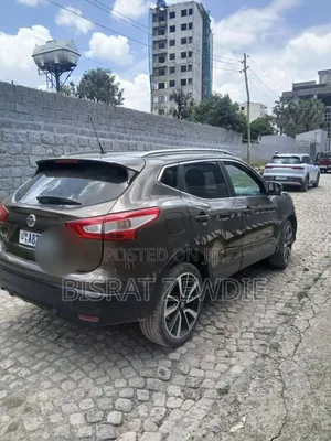 Nissan Qashqai 2017 Brown