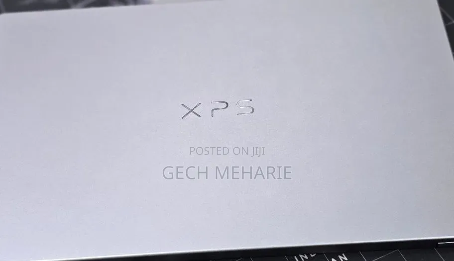 New Laptop Dell XPS 13 8GB Intel Core 5 SSD 512GB