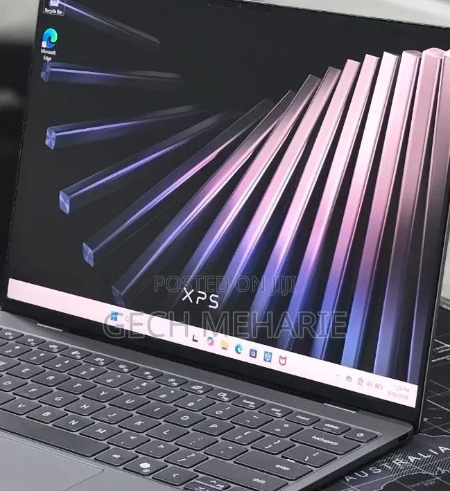 New Laptop Dell XPS 13 8GB Intel Core 5 SSD 512GB