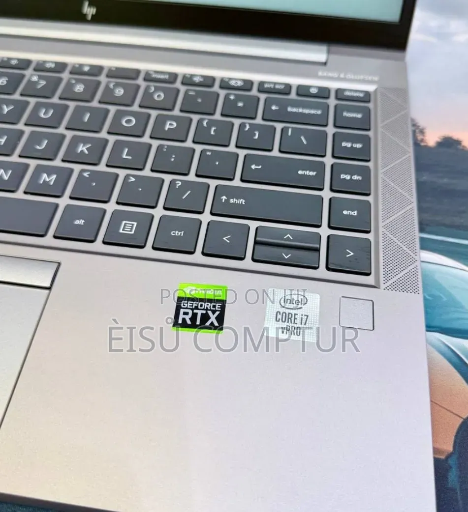 New Laptop HP ZBook Studio G8 16GB Intel Core i7 SSD 512GB
