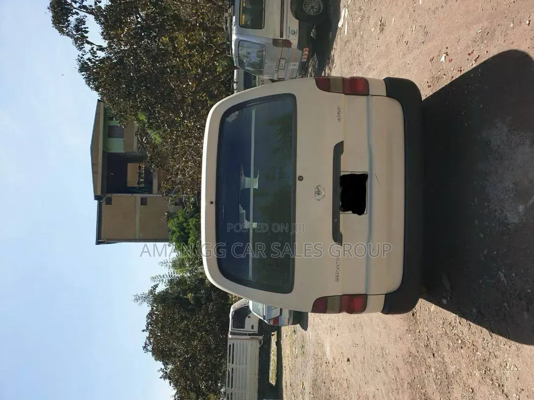 Toyota HiAce 2008 White