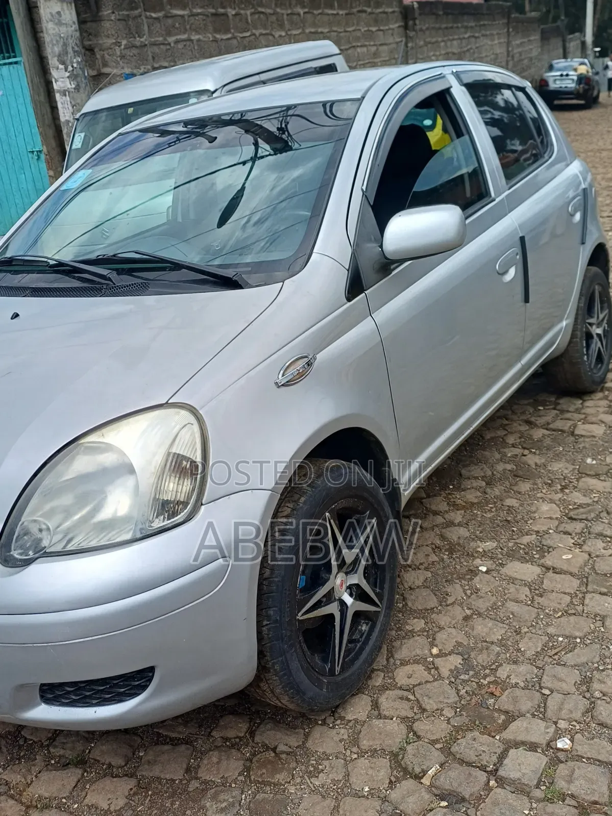 Toyota Vitz 2001 Silver