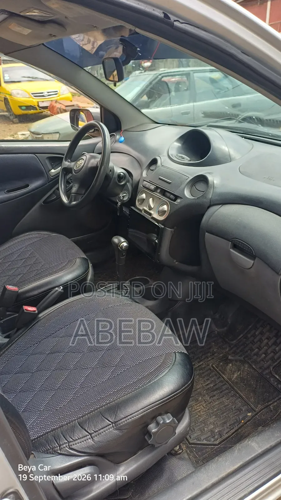 Toyota Vitz 2001 Silver