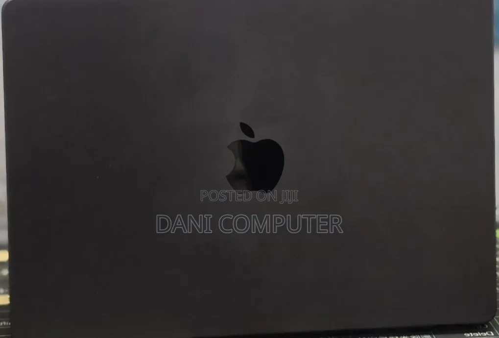 New Laptop Apple MacBook Pro 2024 M4 16GB Apple M4 Pro SSD 512GB