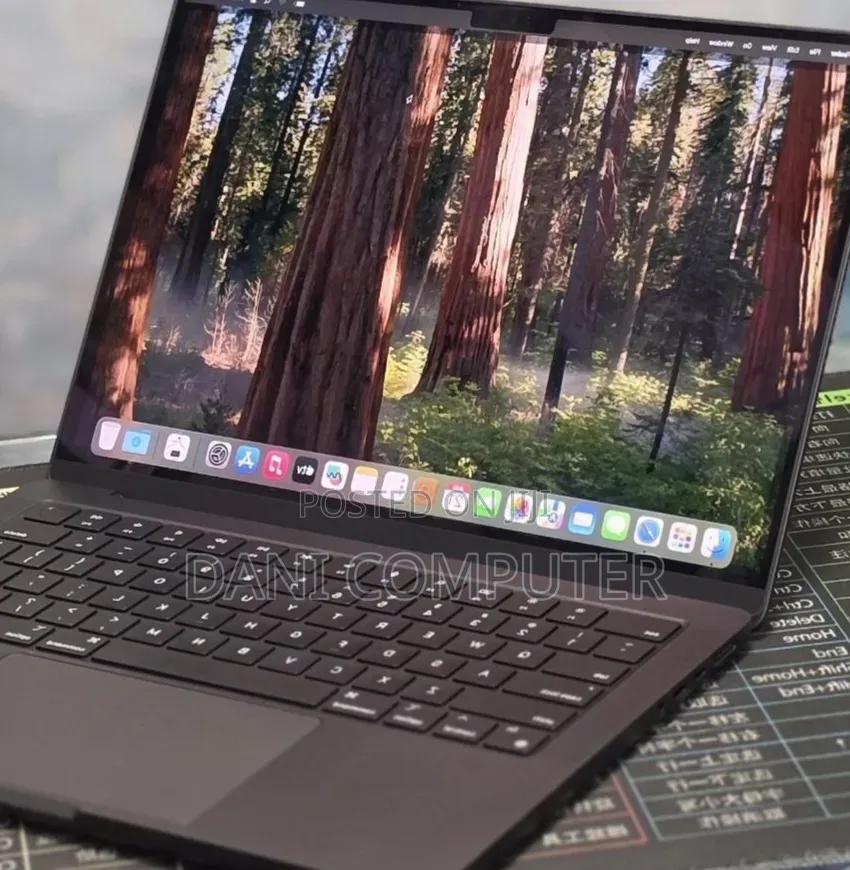 New Laptop Apple MacBook Pro 2024 M4 16GB Apple M4 Pro SSD 512GB