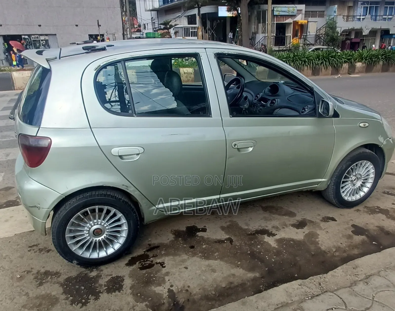 Toyota Vitz 2001 Silver