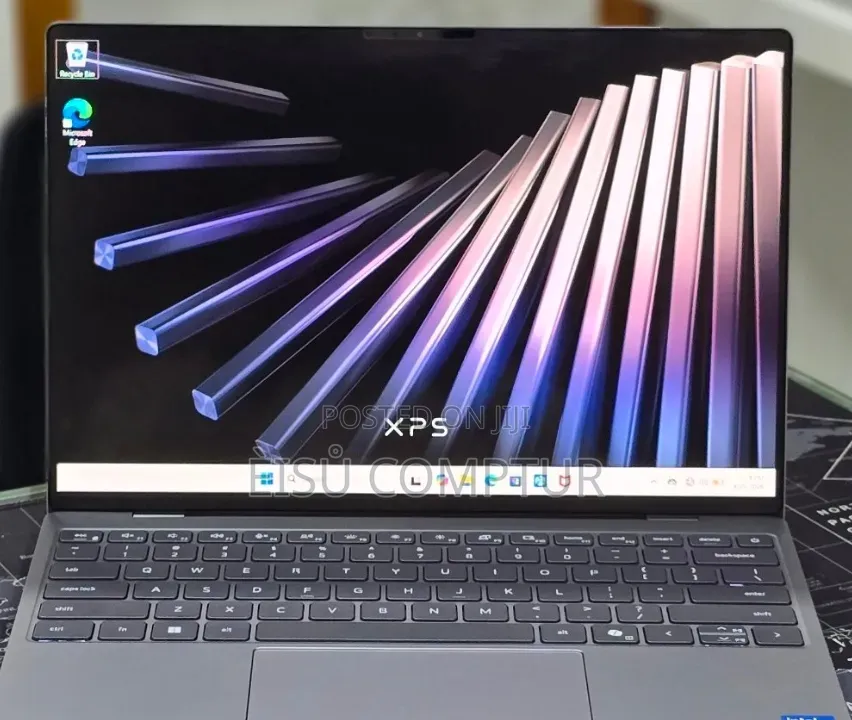 New Laptop Dell XPS 13 8GB Intel Core 5 SSD 512GB