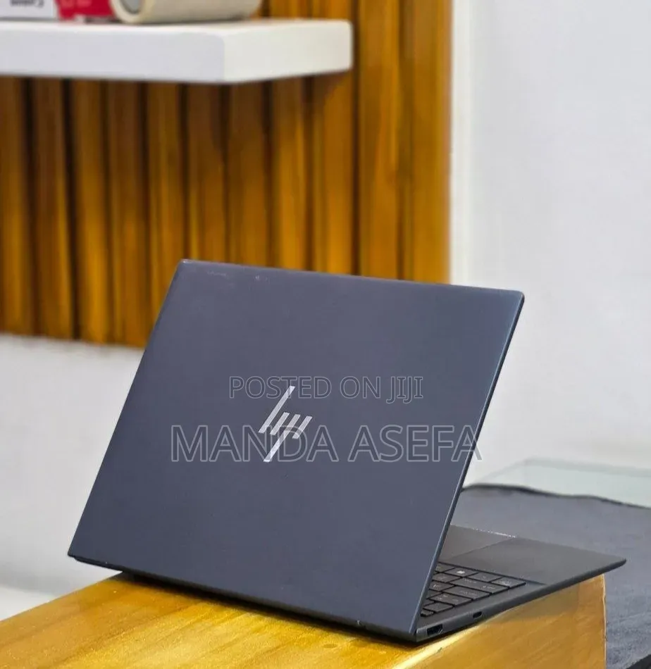 New Laptop HP Dragonfly G3 16GB Intel Core i7 SSD 512GB