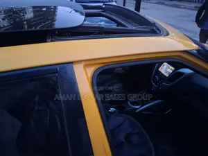 Hyundai Veloster 2013 Yellow