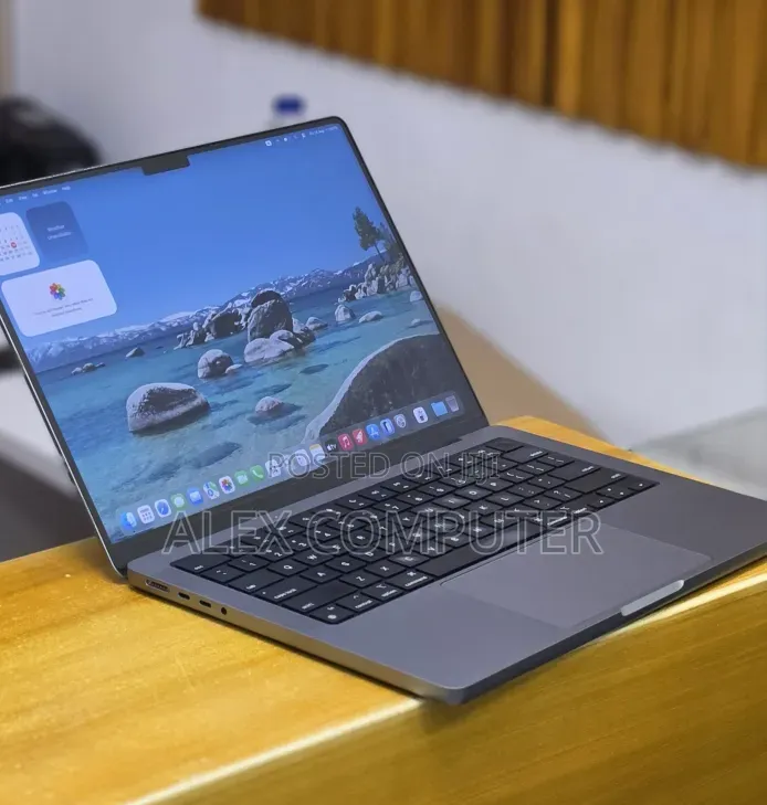 New Laptop Apple MacBook Pro 2021 M1 32GB Apple M1 Pro SSD 512GB