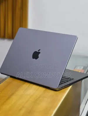 New Laptop Apple MacBook Pro 2021 M1 32GB Apple M1 Pro SSD 512GB