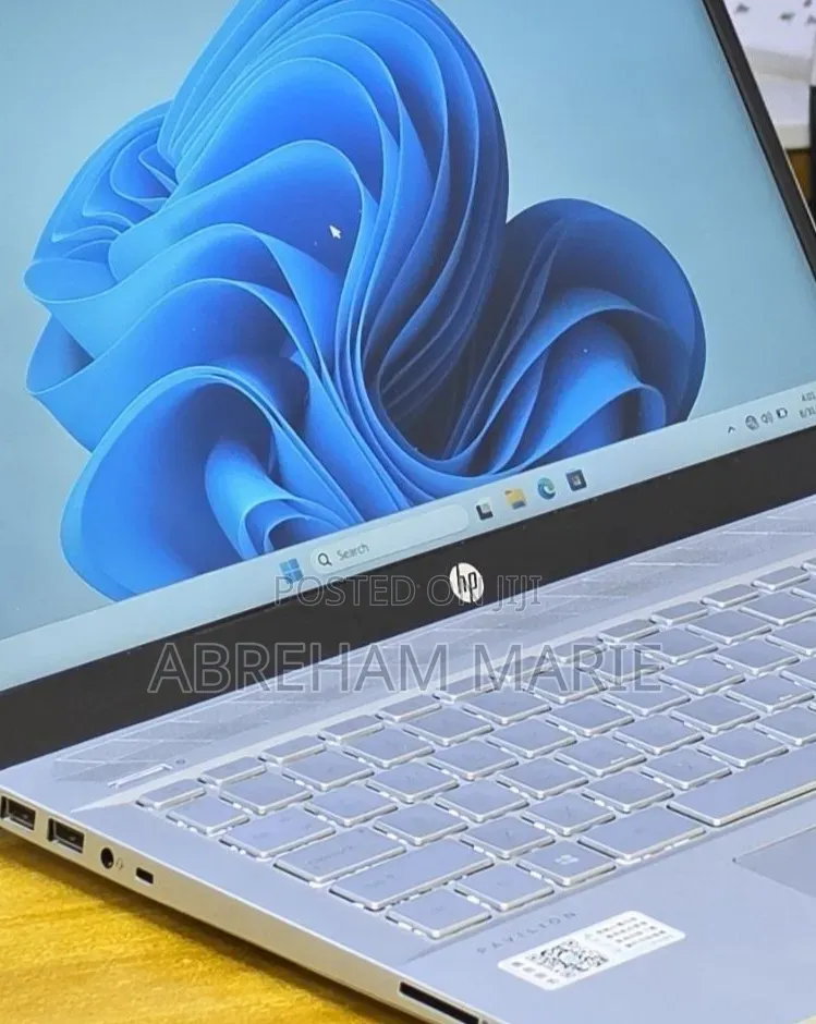 New Laptop HP Pavilion 14 8GB Intel Core i5 SSD 512GB