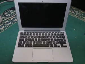 Laptop Apple MacBook 2012 4GB Intel Core i3 SSD 128GB