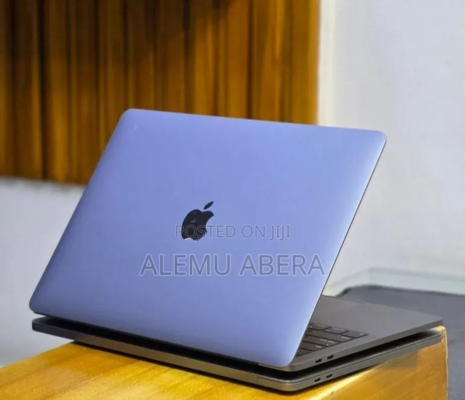 New Laptop Apple MacBook Pro 2019 16GB Intel Core i7 SSD 512GB