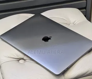 New Laptop Apple MacBook Pro 2019 16GB Intel Core i7 SSD 512GB