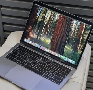 New Laptop Apple MacBook Pro 2019 16GB Intel Core i7 SSD 512GB