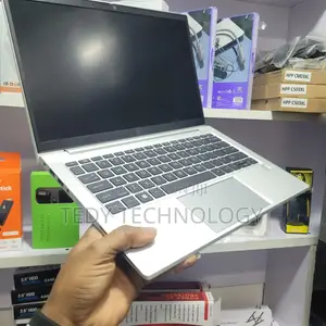 New Laptop HP EliteBook 830 8GB Intel Core i5 SSD 512GB