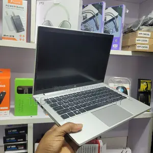 New Laptop HP EliteBook 830 8GB Intel Core i5 SSD 512GB