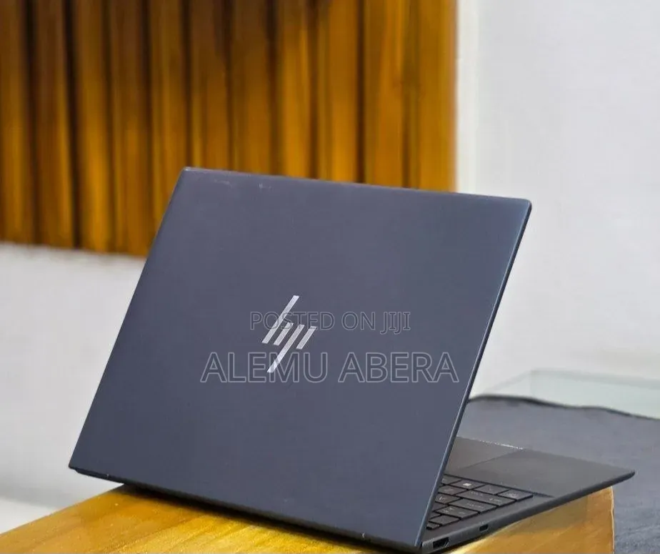 New Laptop HP Dragonfly G3 16GB Intel Core i7 SSD 512GB