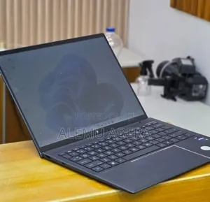 New Laptop HP Dragonfly G3 16GB Intel Core i7 SSD 512GB