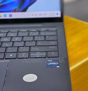 New Laptop HP Dragonfly G3 16GB Intel Core i7 SSD 512GB