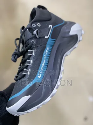 Lack and Teal Nike ACG Trail Sneaker With a Vibram Outsole