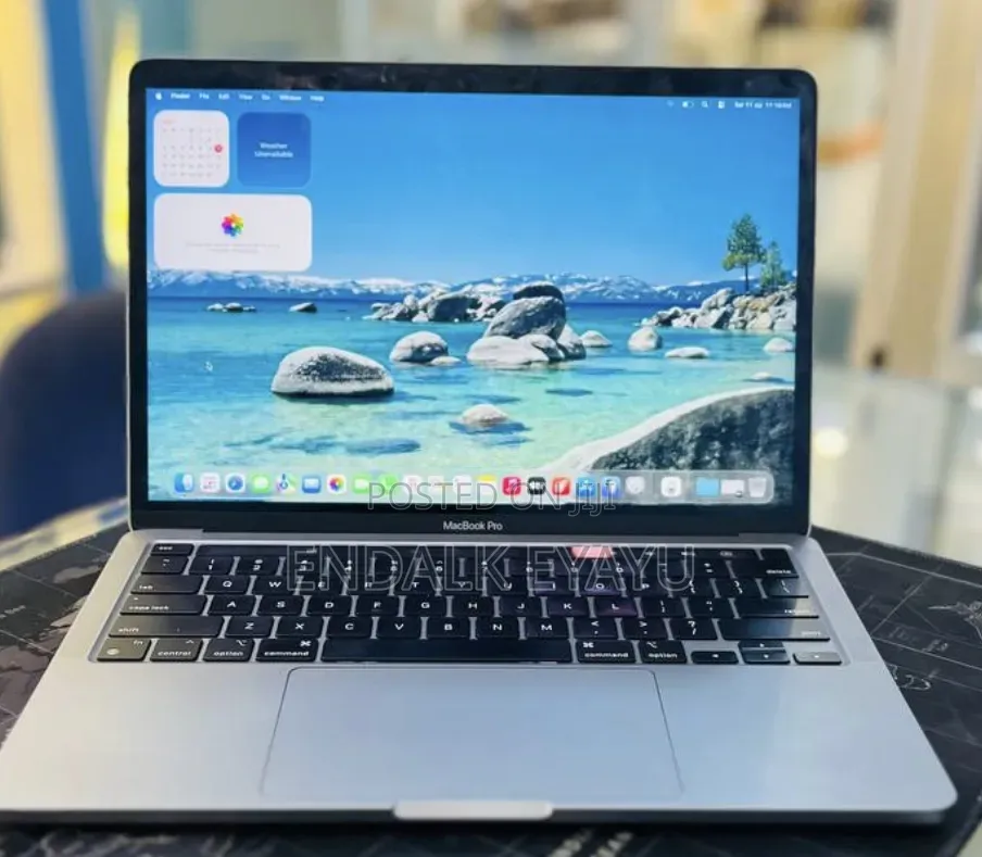 New Laptop Apple MacBook Pro 2022 M2 8GB Apple M2 SSD 512GB