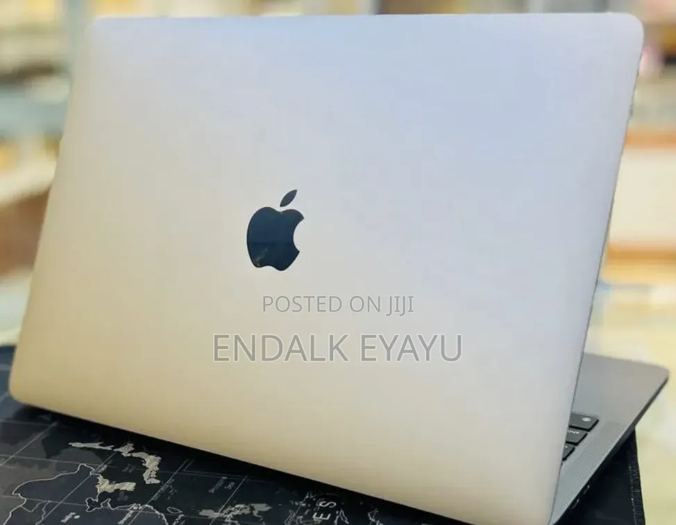 New Laptop Apple MacBook Pro 2022 M2 8GB Apple M2 SSD 512GB