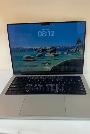 New Laptop Apple MacBook Pro 2023 M3 8GB Apple M3 SSD 512GB