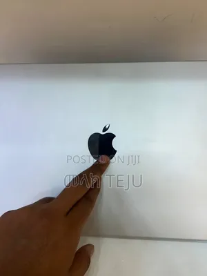 New Laptop Apple MacBook Pro 2023 M3 8GB Apple M3 SSD 512GB
