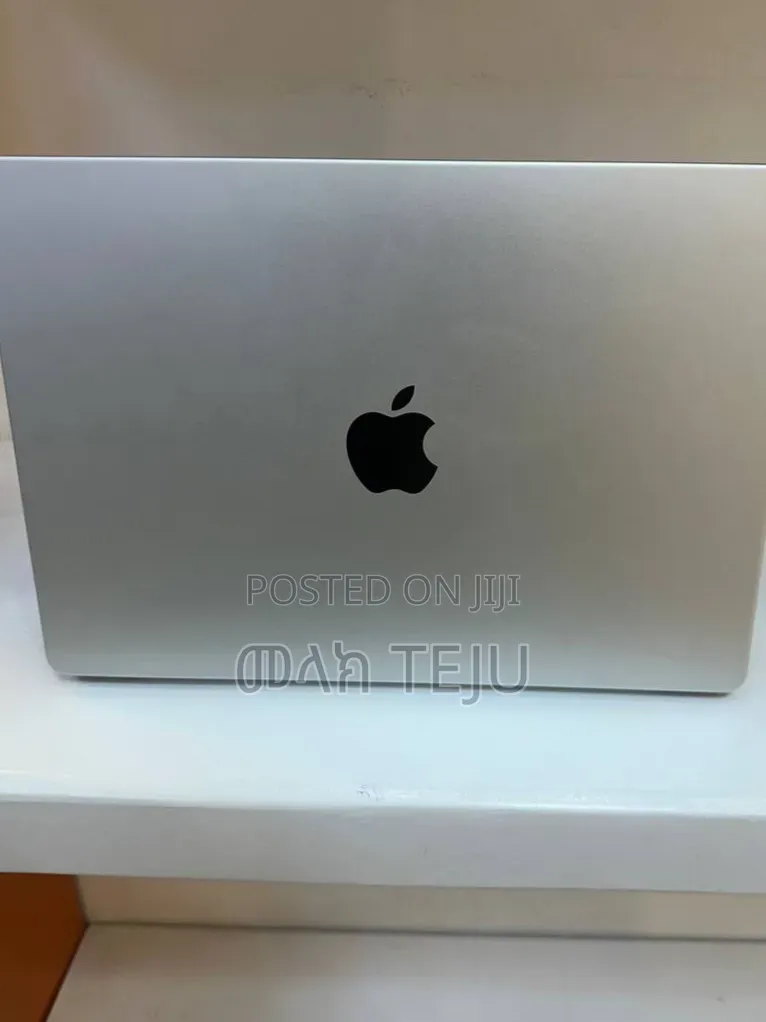 New Laptop Apple MacBook Pro 2021 M1 8GB Apple M1 SSD 256GB