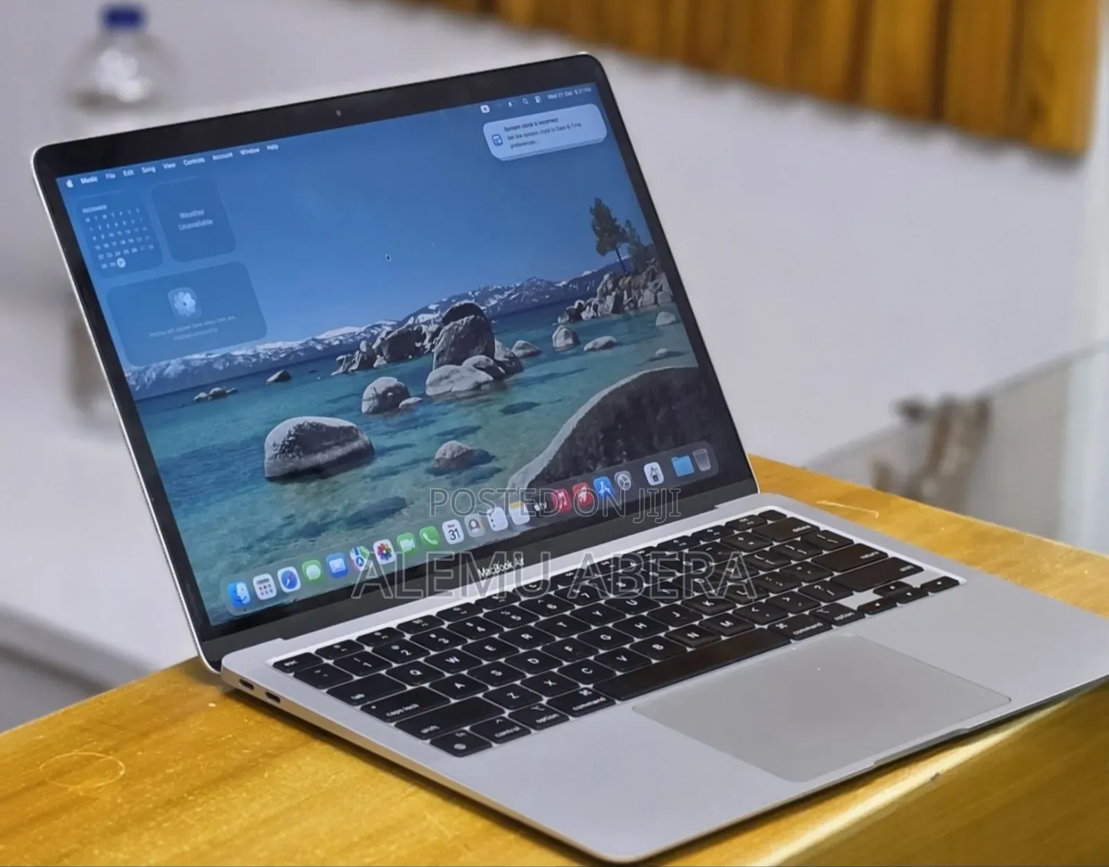 New Laptop Apple MacBook Pro 2020 M1 8GB Apple M1 SSD 256GB