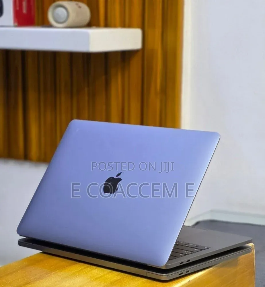 New Laptop Apple MacBook 16GB Intel Core i7 SSD 512GB