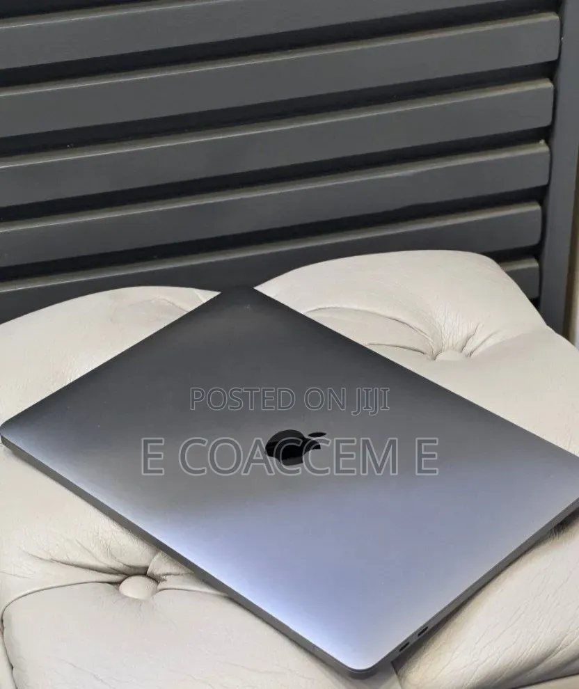 New Laptop Apple MacBook 16GB Intel Core i7 SSD 512GB