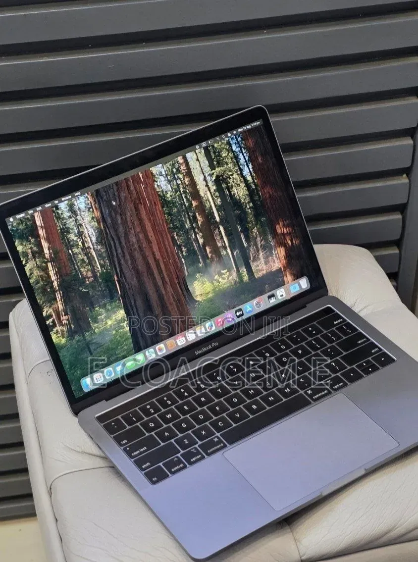 New Laptop Apple MacBook 16GB Intel Core i7 SSD 512GB