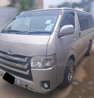 Toyota HiAce 2017 Silver