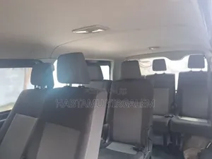 Toyota HiAce 2017 Silver