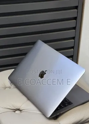 New Laptop Apple MacBook 16GB Intel Core i5 SSD 512GB