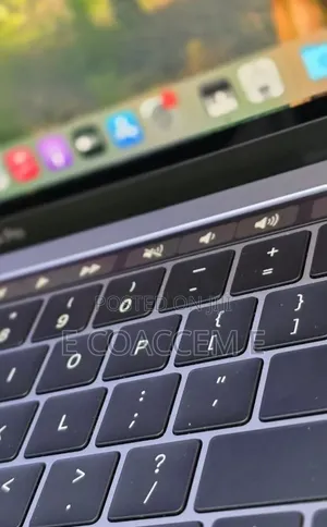 New Laptop Apple MacBook 16GB Intel Core i5 SSD 512GB