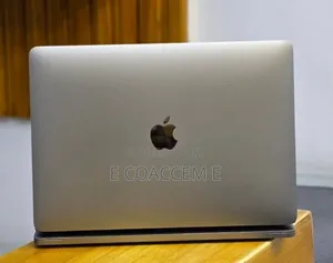 New Laptop Apple MacBook 16GB Intel Core i5 SSD 512GB
