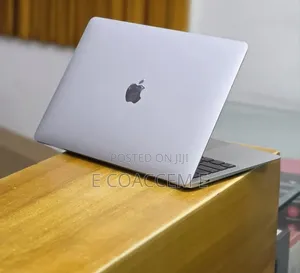 New Laptop Apple MacBook 8GB Apple M1 SSD 256GB