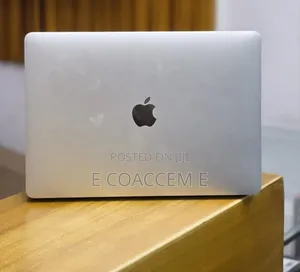 New Laptop Apple MacBook 8GB Apple M1 SSD 256GB