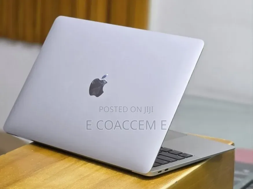 New Laptop Apple MacBook 8GB Apple M1 SSD 256GB
