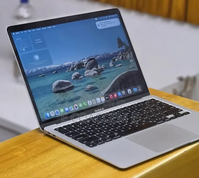 New Laptop Apple MacBook 8GB Apple M1 SSD 256GB