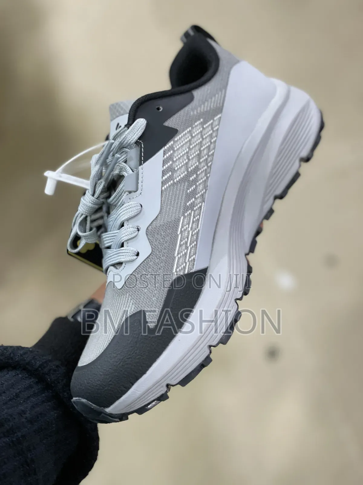 Columbia Gore-Tex Waterproof Hiking Sneaker Featuring Black Toe Cap