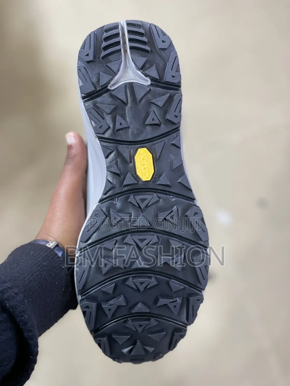 Columbia Gore-Tex Waterproof Hiking Sneaker Featuring Black Toe Cap