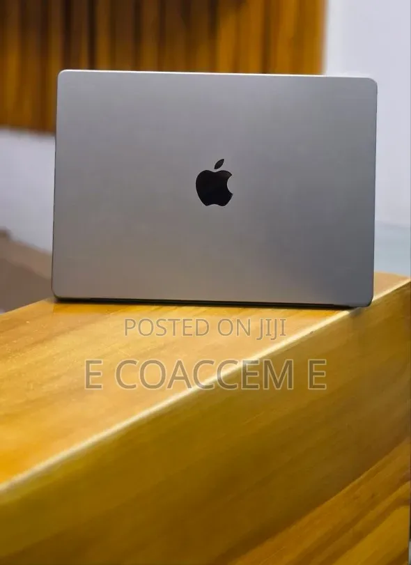 New Laptop Apple MacBook 32GB SSD 512GB